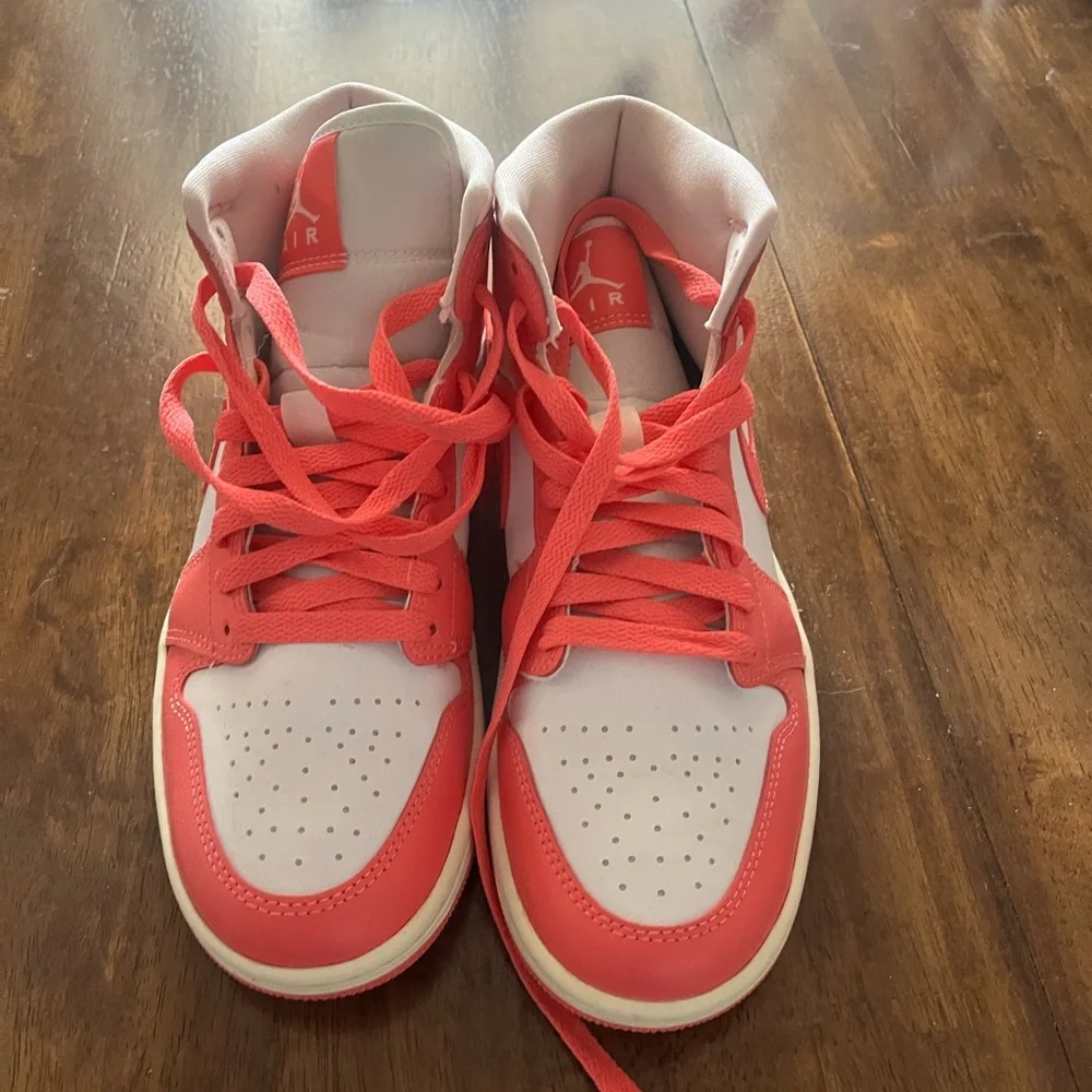 Nike Jordan’s - Picture 2 of 5